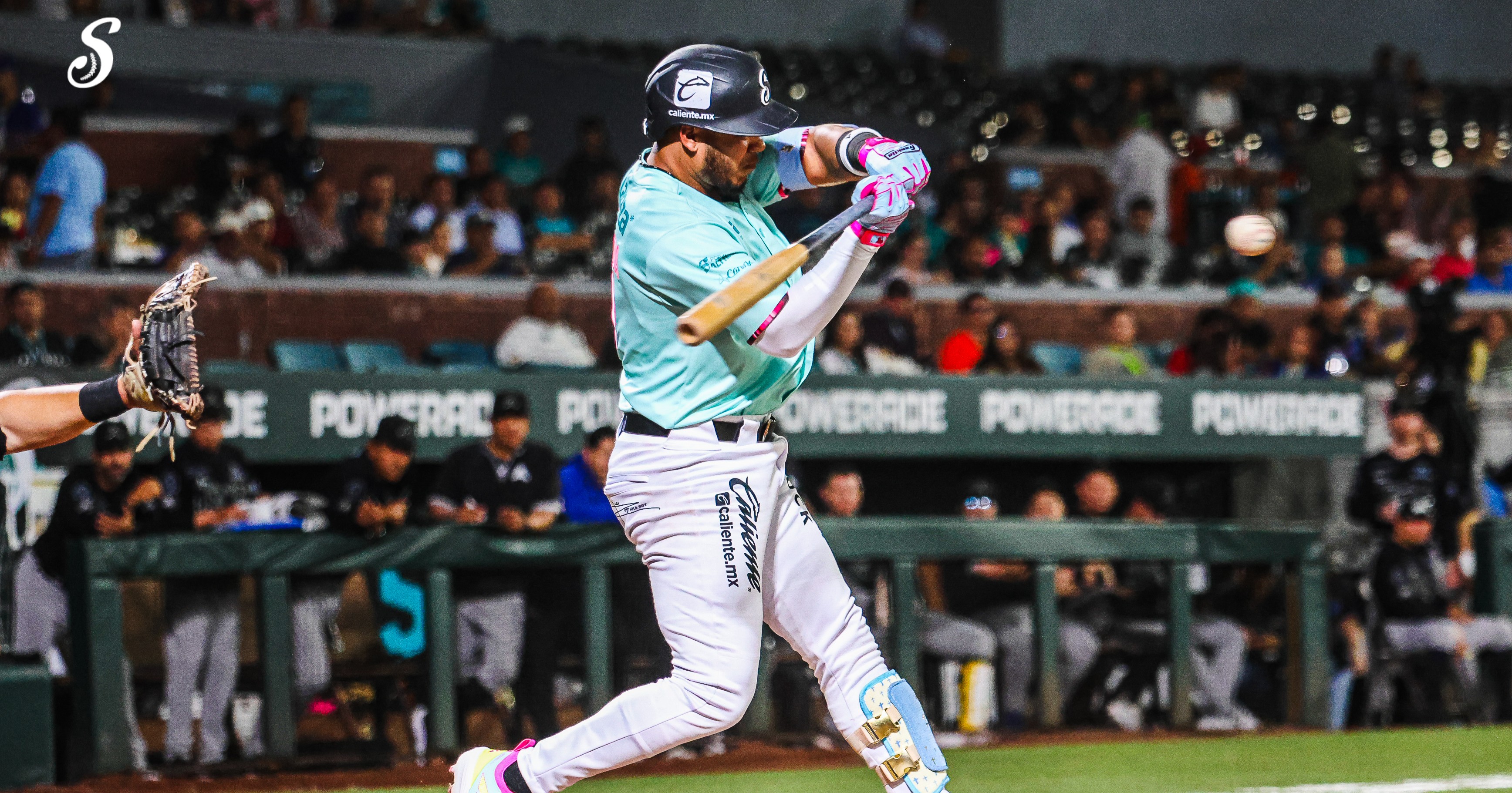 Luego de diez entradas, Acereros empareja la serie frente a Saraperos 