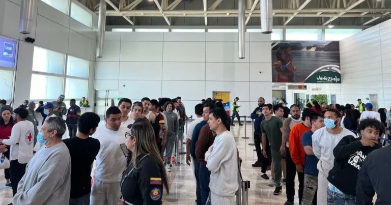 Estados Unidos repatría a 161 migrantes venezolanos desde Miami