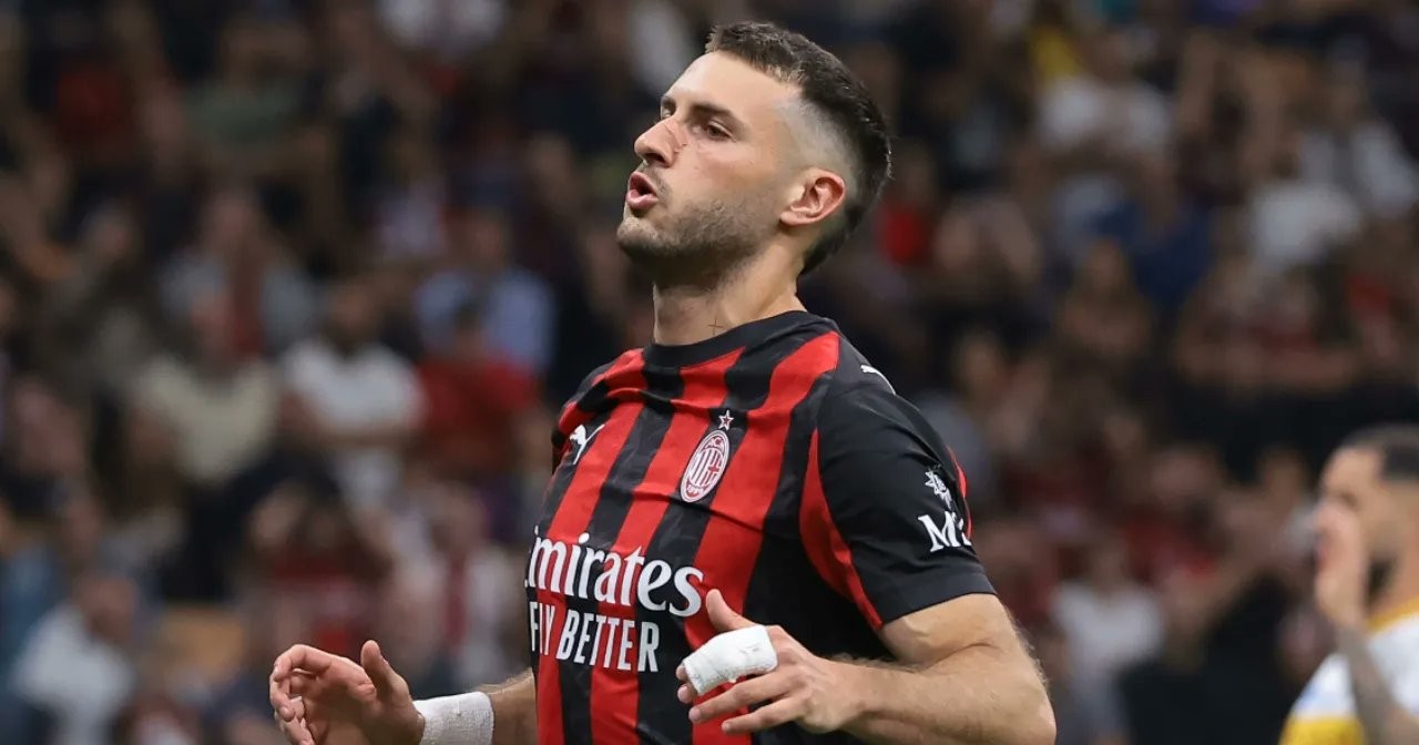 ¡Transferible!; Santiago Giménez estaría en la puerta de salida del AC Milan 