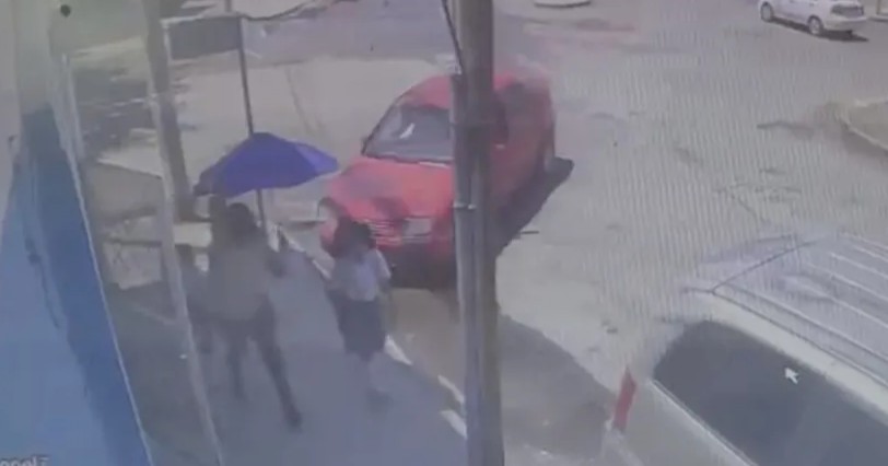 Abuela y dos niñas son atropelladas por automóvil en Torreón