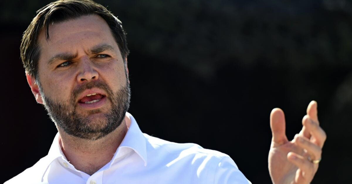 J. D. Vance señala que los migrantes hacen uso indebido de los programas sociales de apoyo