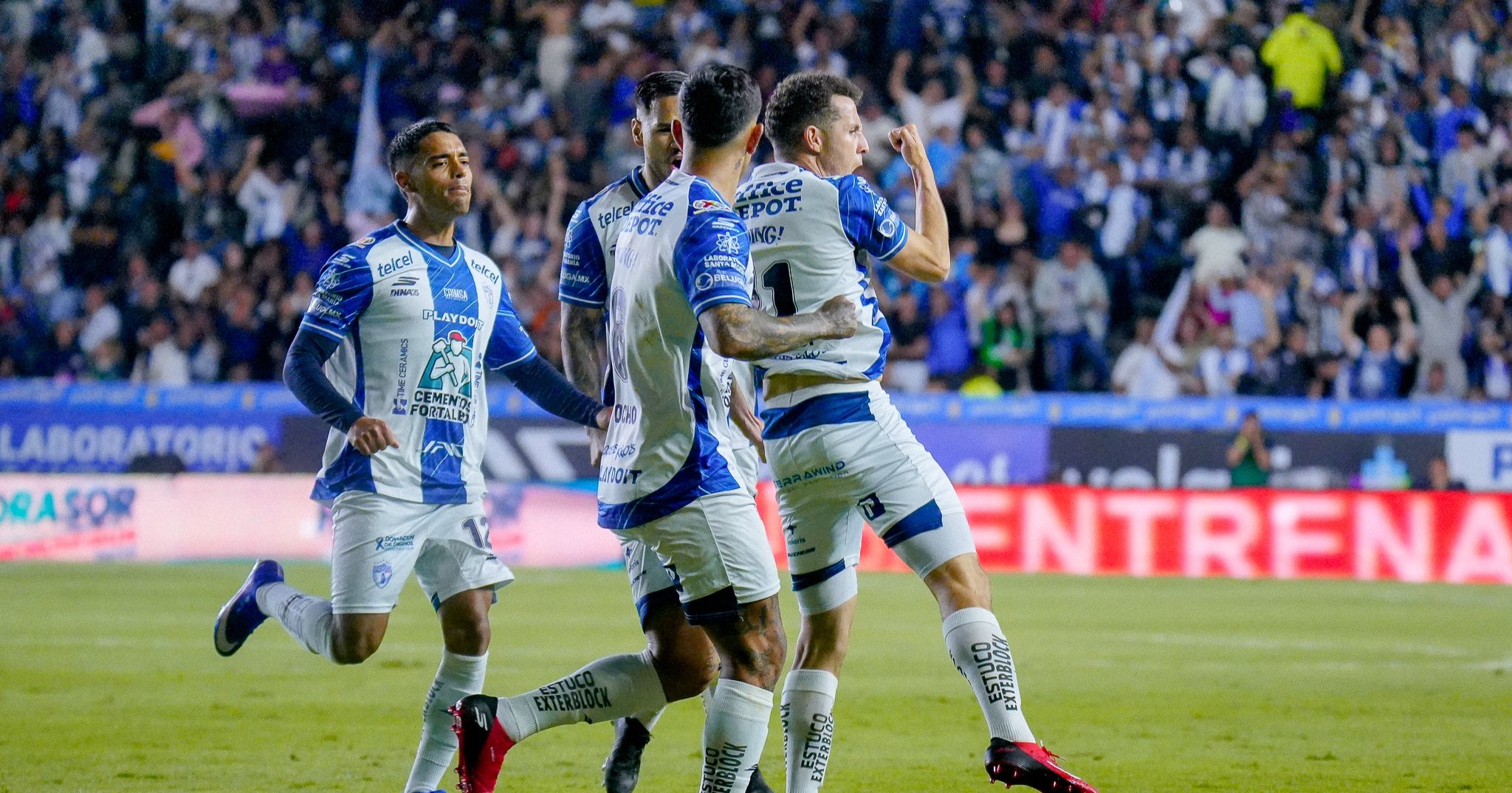Pachuca pega primero y vence a Pumas en la ida de las semifinales