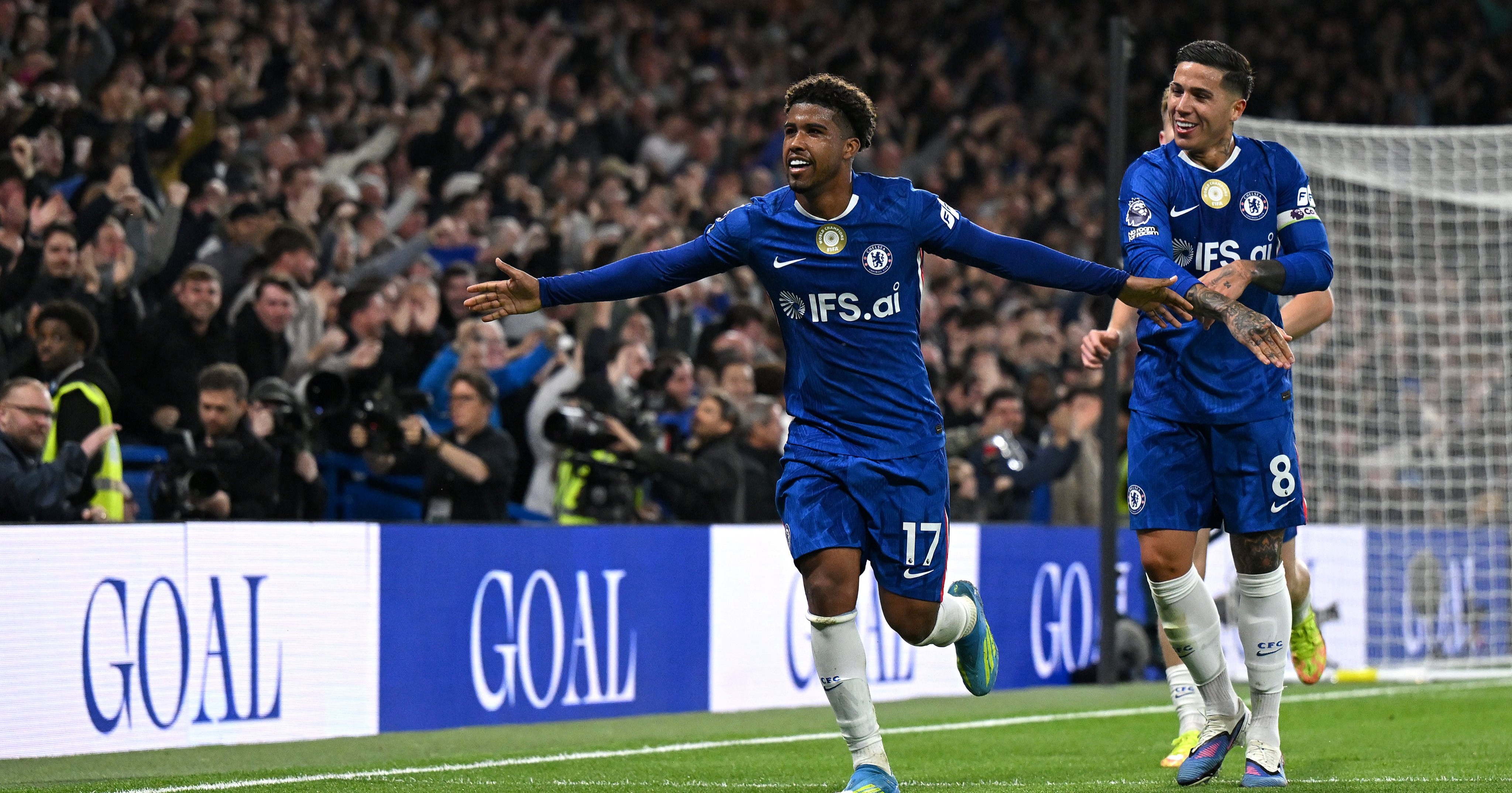 Chelsea vence 2-1 al Tottenham, que llegará a la última jornada con riesgo de descenso 
