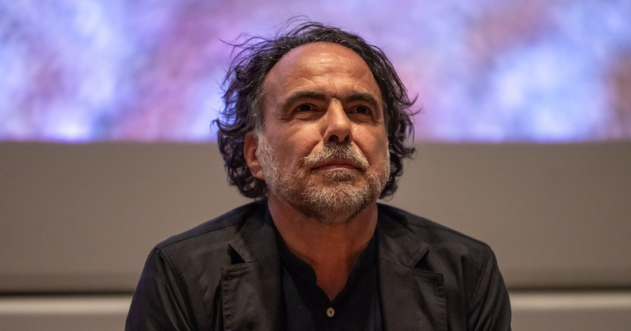 González Iñárritu presenta libro conmemorativo de Amores Perros por su 25 aniversario
