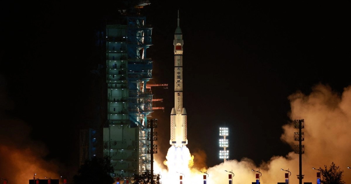 China avanza hacia la Luna con exitosa misión tripulada Shenzhou-23