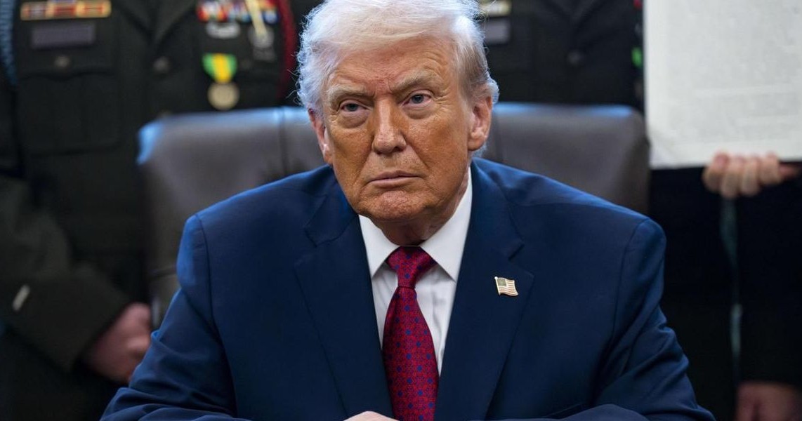 Trump podrá revisar modelos de IA antes de su lanzamiento