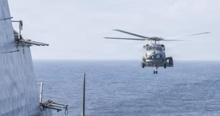 Estados Unidos destruye petrolero con misil por violar bloqueo en Irán