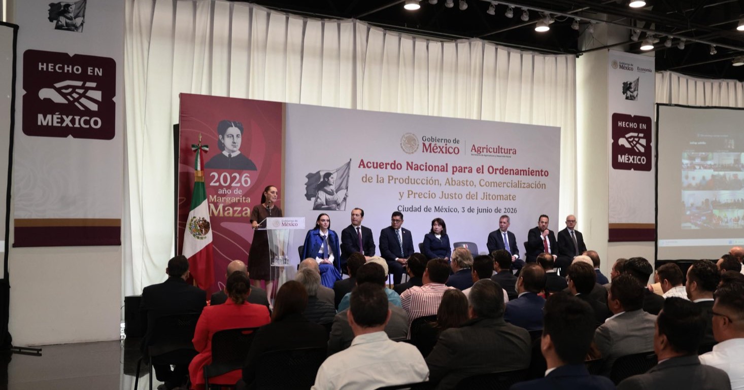 Gobierno de México firma acuerdo para regular precio del tomate