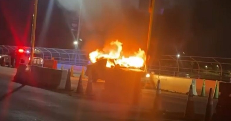 Hombre ataca con arma blanca a sus familiares e incendia su auto en Piedras Negras