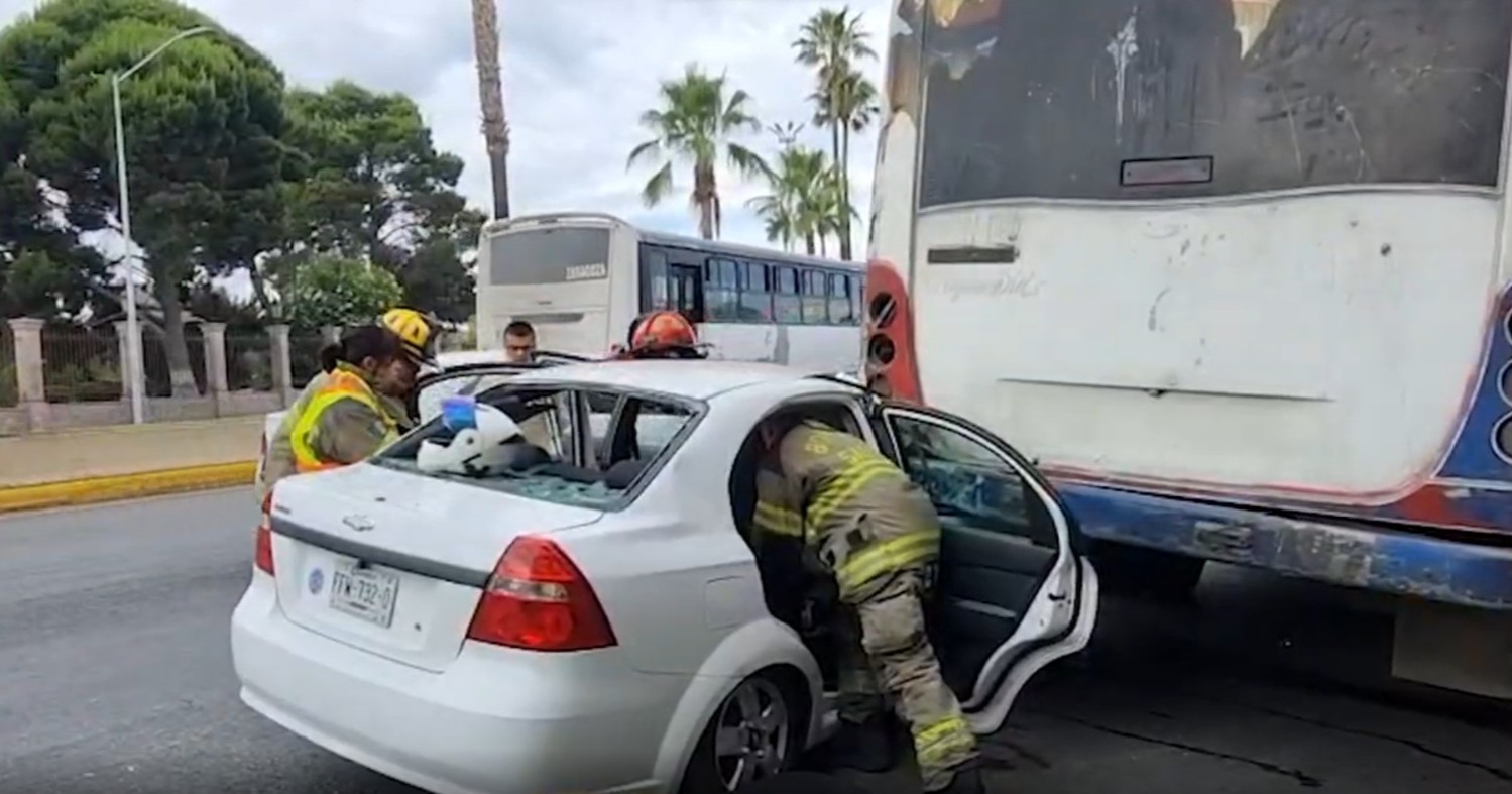 Mujer pierde la vida tras choque contra camión