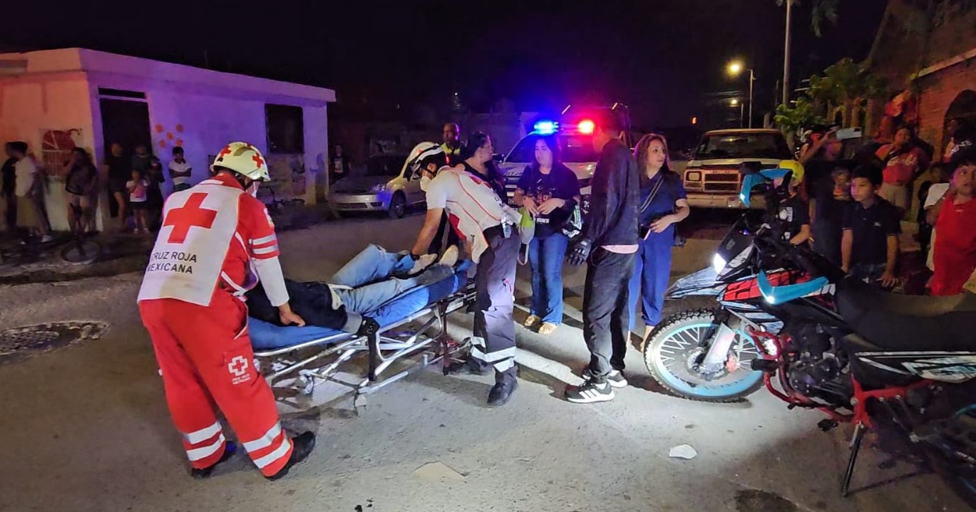 Motociclistas chocan y resultan lesionados en Saltillo
