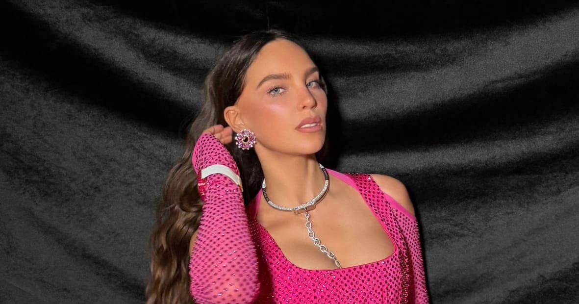 Belinda luce impresionante outfit con miles de cristales en ceremonia de apertura