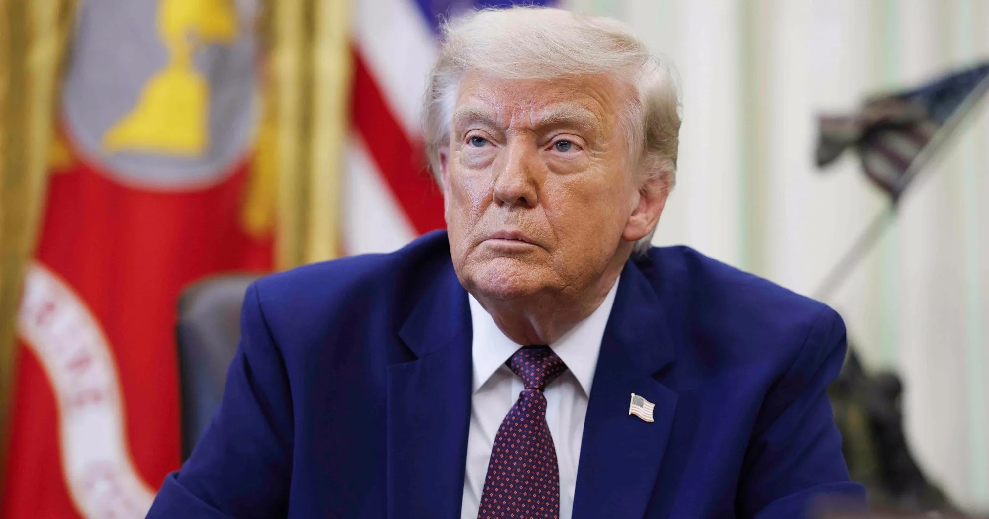 Tras amenazar con bombardear Irán, Trump cancela ataques y asegura haber alcanzado un "gran acuerdo"
