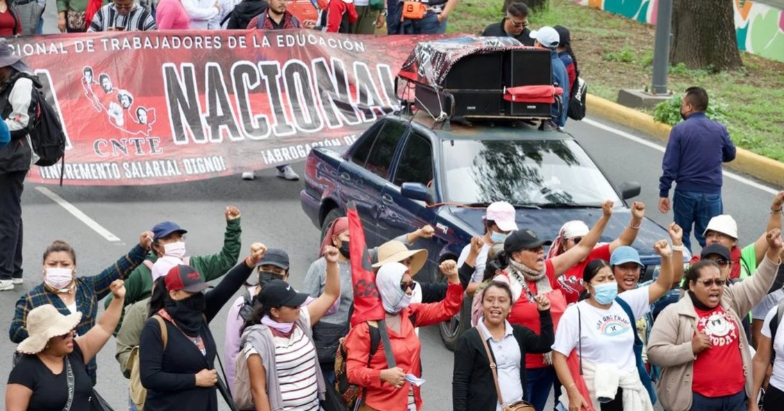 Maestros del CNTE marchan al Estadio Banorte; Sheinbaum invita a hacer uso de las vías institucionales