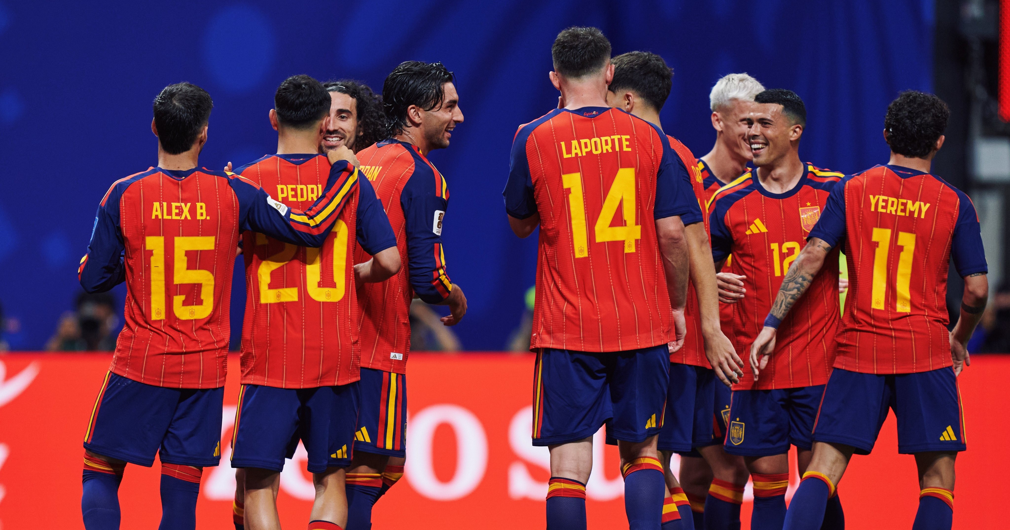 La Selección Española golea 4-0 a Arabia Saudí y toma el liderato del Grupo H