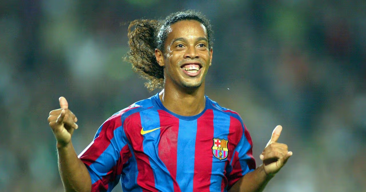 ¡Es como ver a los dioses regresar al Olimpo!; Ronaldinho sale del retiro y firma con el Ravenna FC