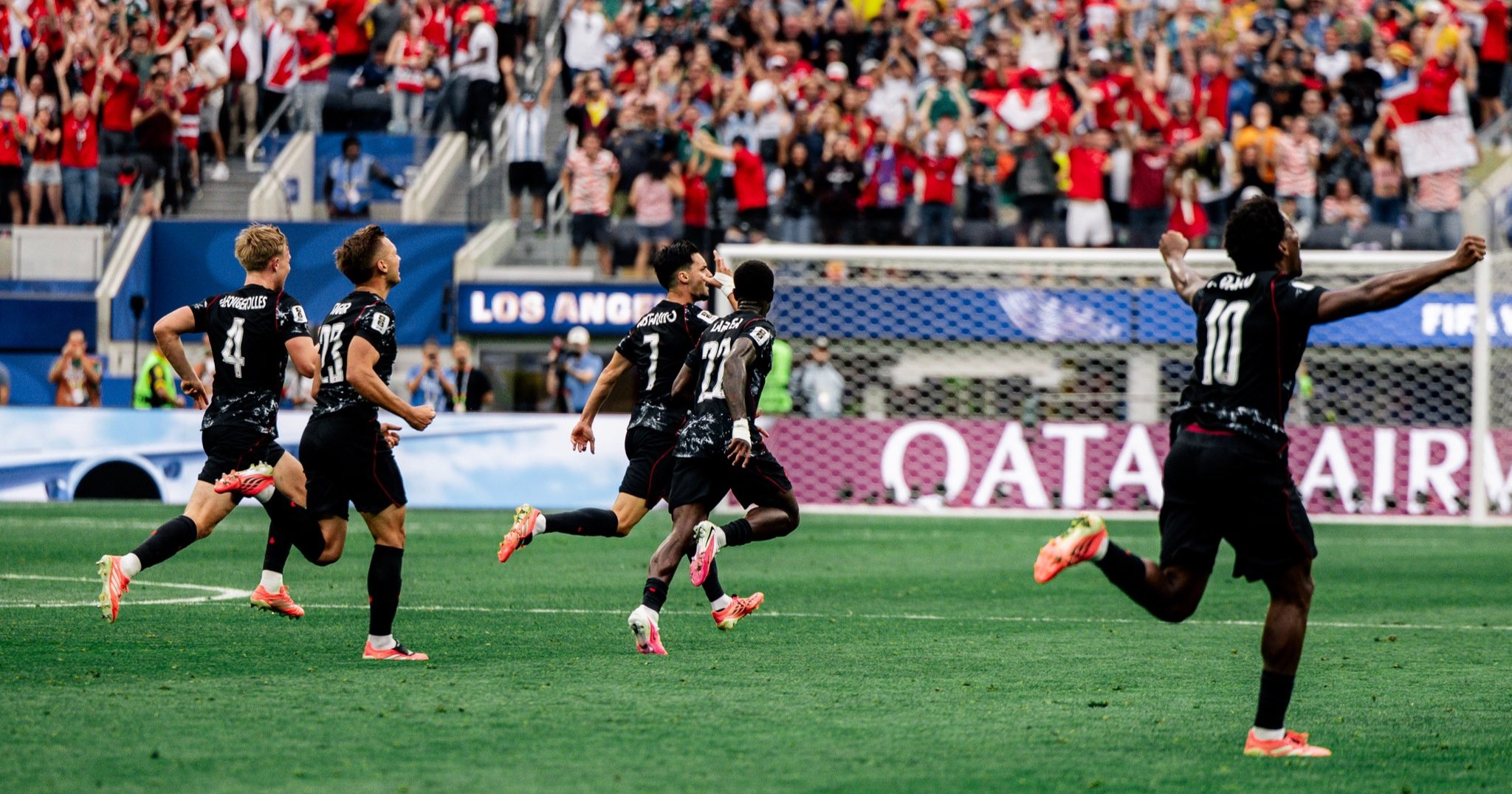 ¡Histórico!; Canadá vence a Sudáfrica sobre la hora y avanza a Octavos de Final 