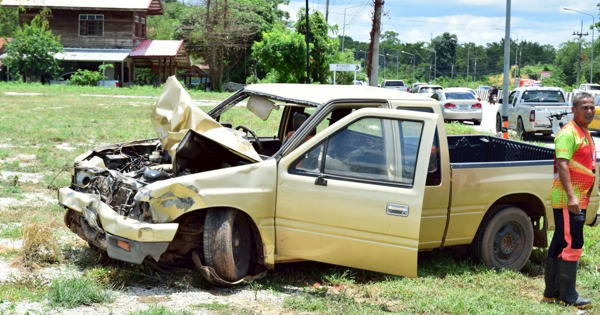 Menor de 11 años provoca accidente en Tailandia y mueren nueve peregrinos