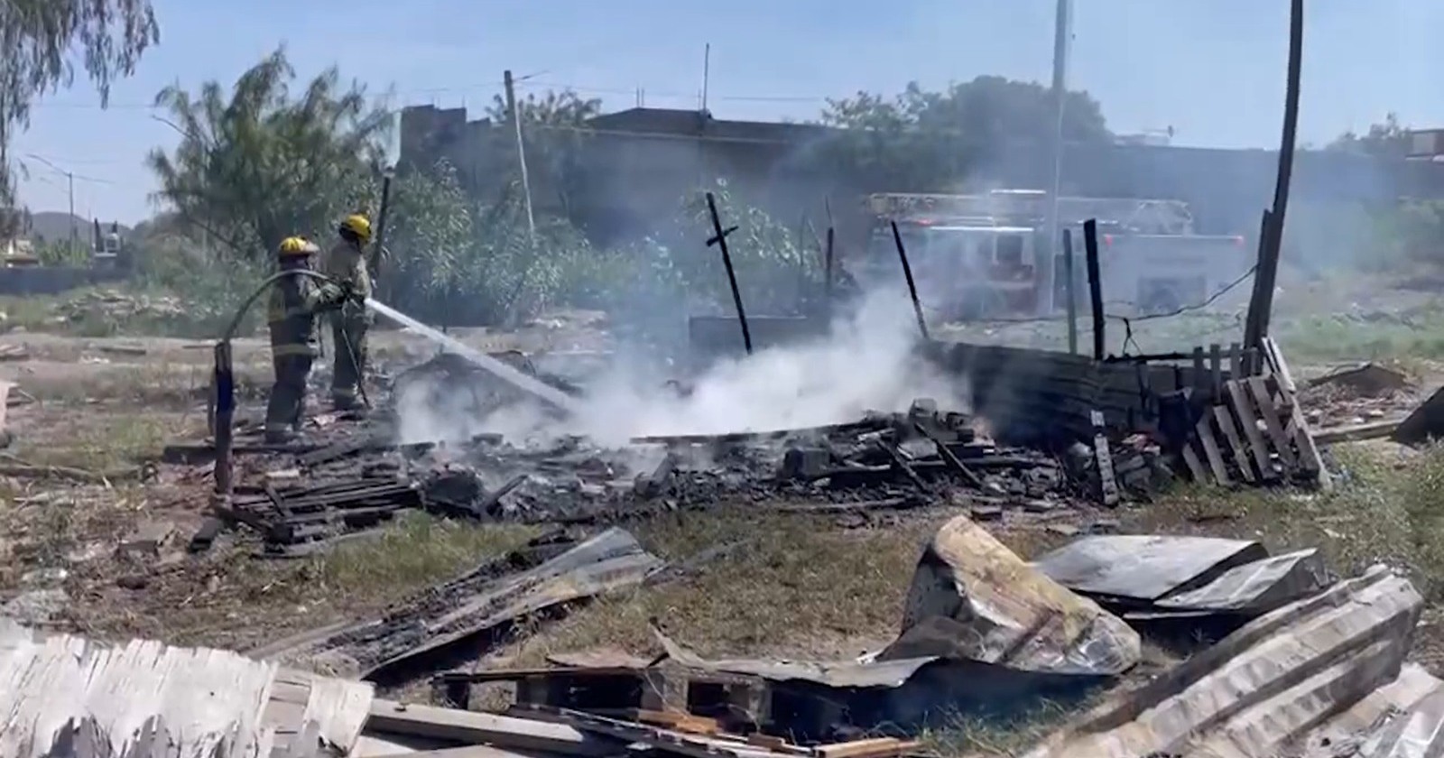 Prenden fuego a tejaban en Saltillo y huyen