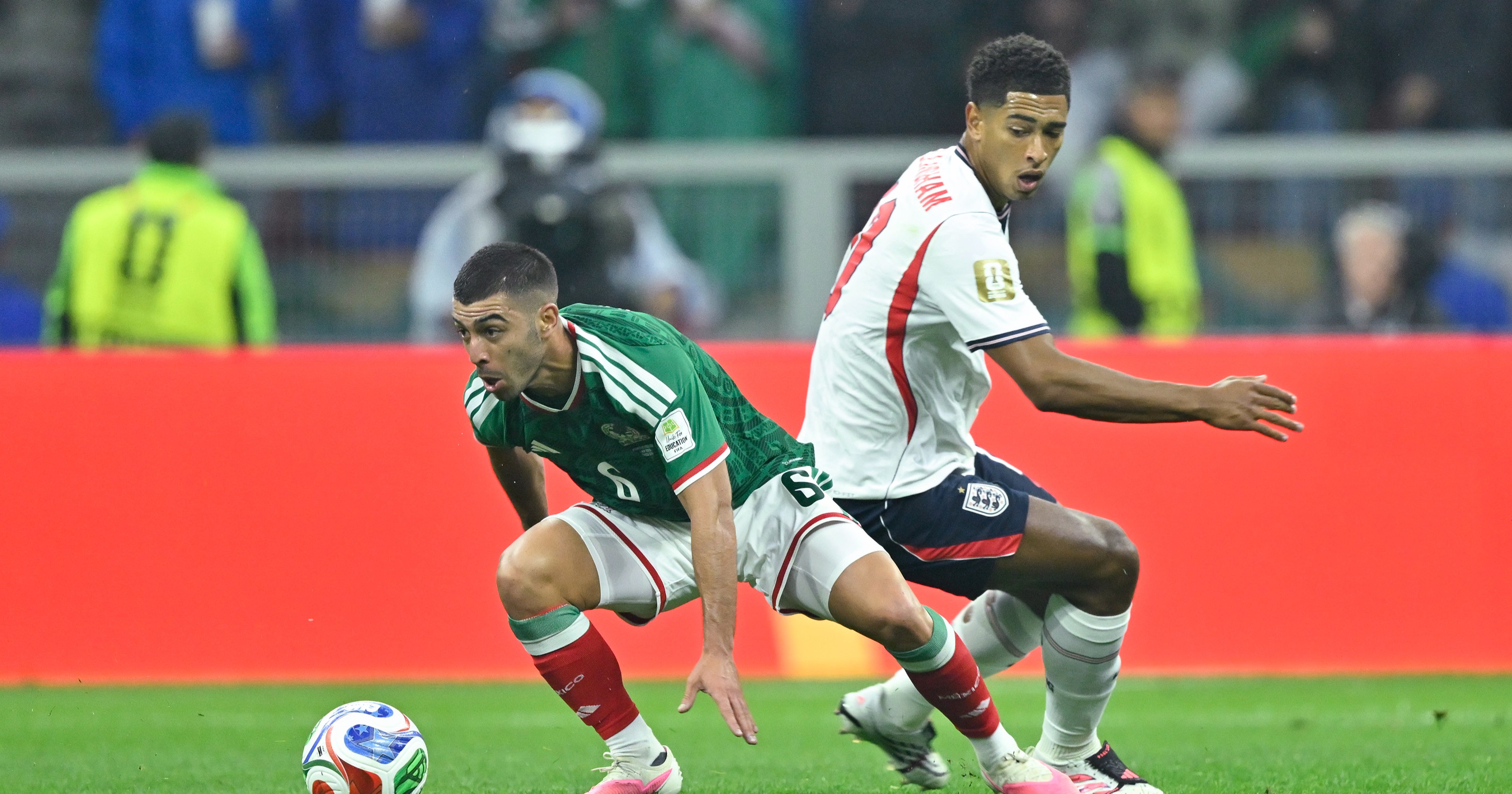 México quedó fuera tras caer ante Inglaterra en un duelo que cambió en dos minutos