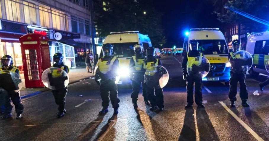 Pase a semifinales provoca disturbios en Francia y Londres