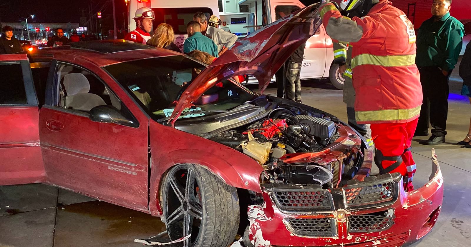 Discusión de pareja termina en accidente y riña