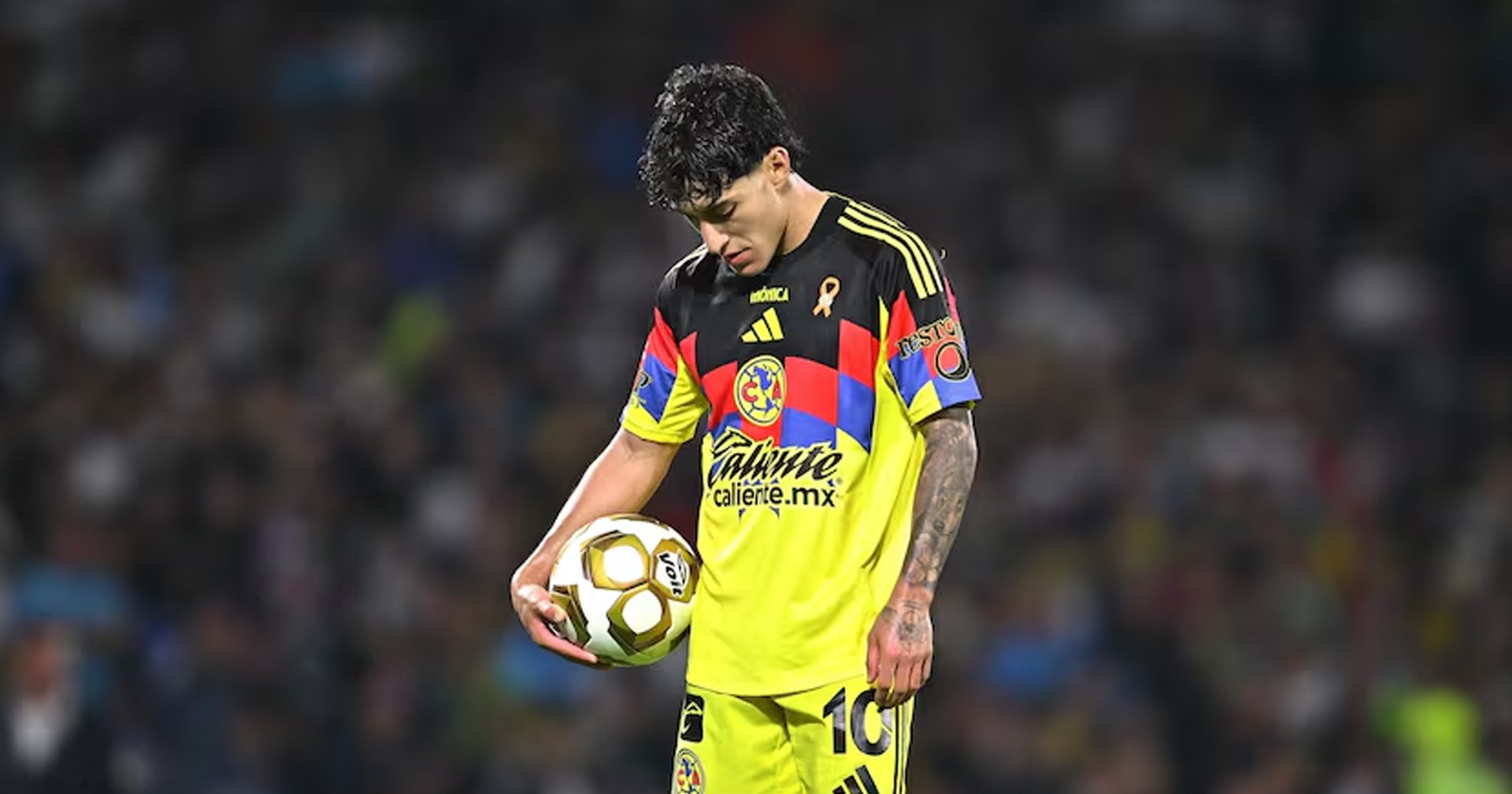 ¡Encienden alarmas!; América confirma la baja de Alejandro Zendejas por lesión