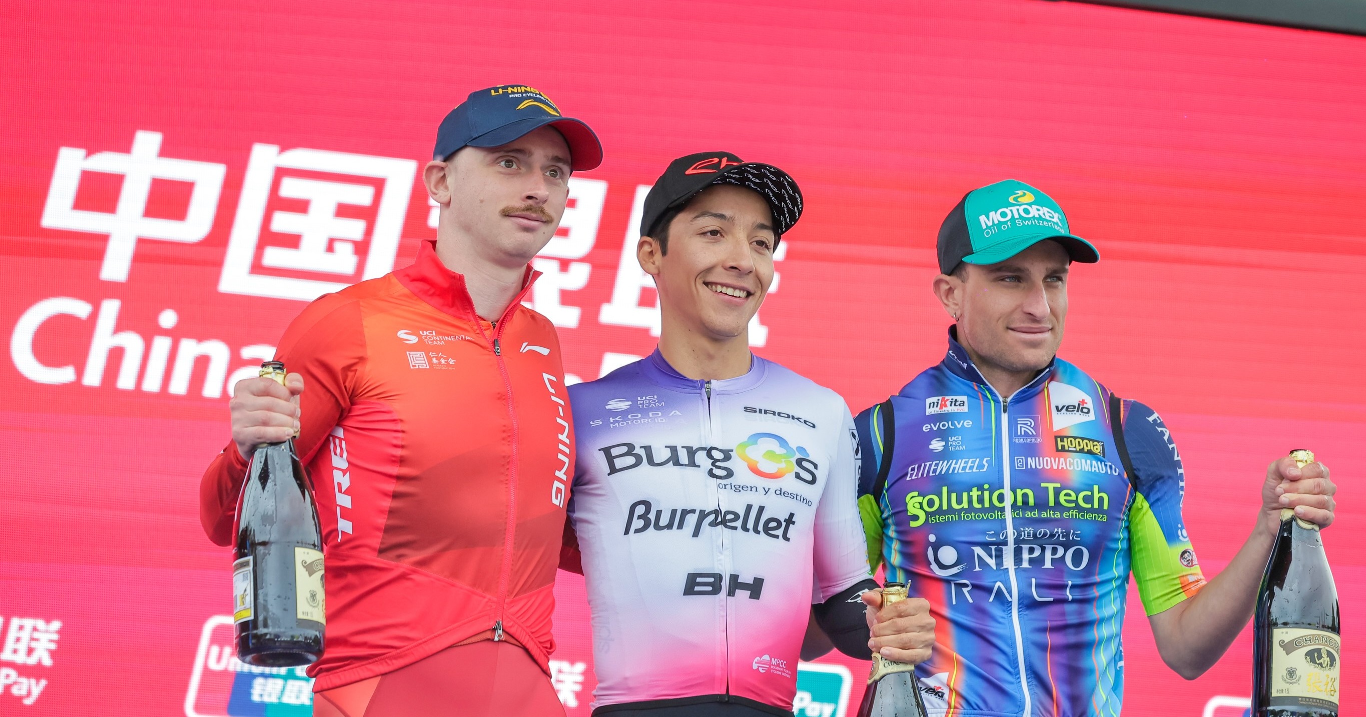 César Macías hace historia: logra su primer triunfo profesional en el ciclismo internacional