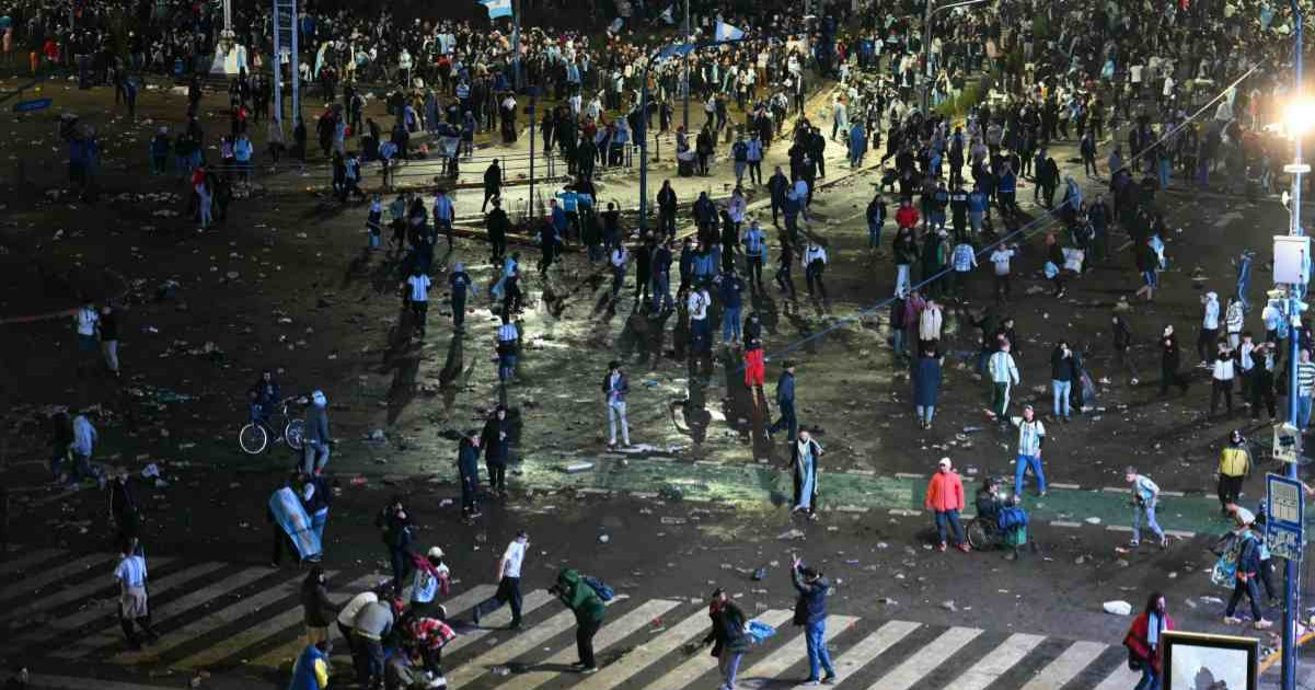 Aficionados protagonizan disturbios tras derrota en la justa mundialista