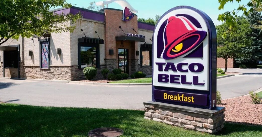 Taco Bell recibe demanda tras brote de ciclosporiasis