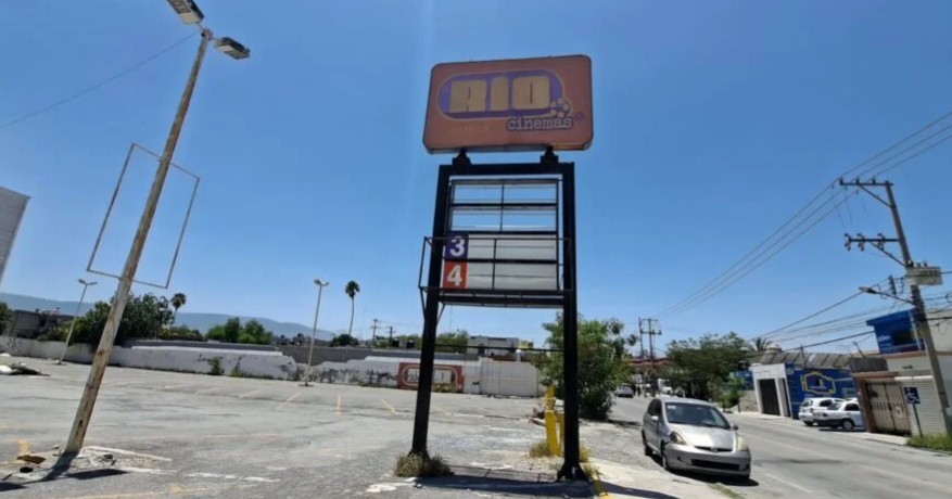 Comienza demolición del Río Cinemas en Monclova