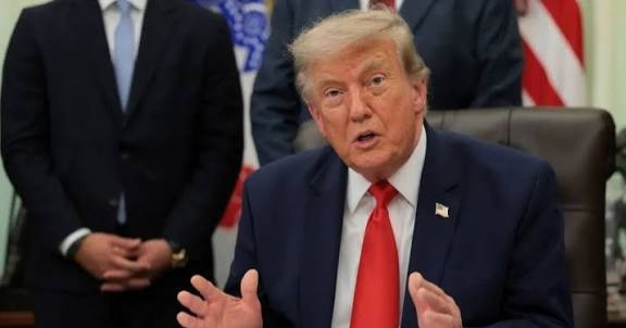 Trump amenaza con fuertes represalias tras ataque a buque en Egipto