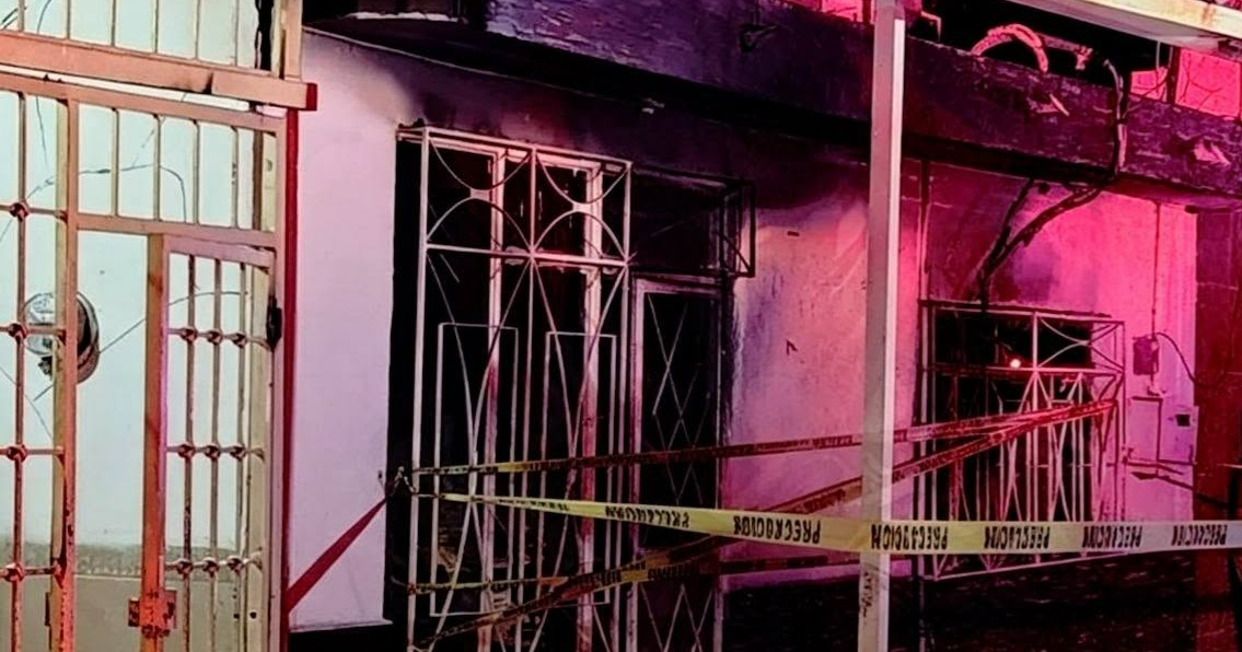 Acumulación de humo cobra la vida de madre e hijo en Torreón