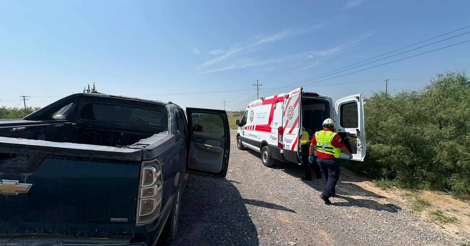 Motociclista sufre lesiones graves tras caer a un arroyo en Paredón