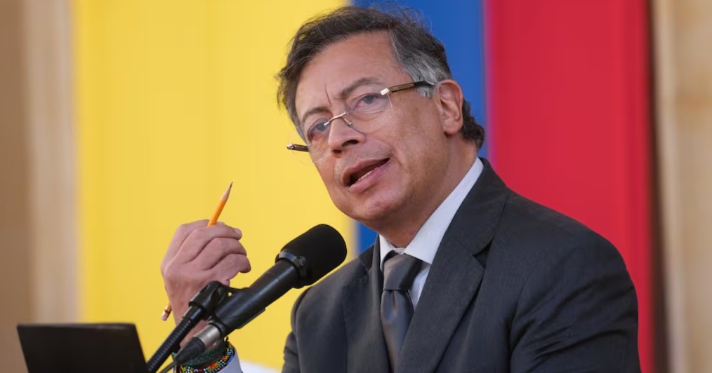 Petro propone "guardias libertadoras" ante creciente ola de violencia en Colombia
