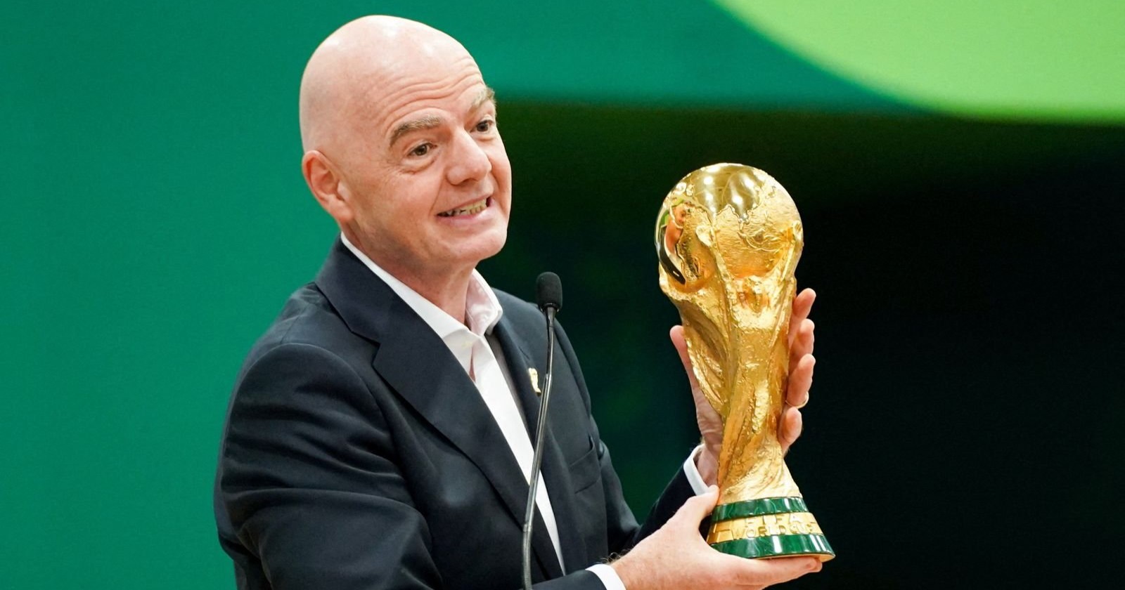 FIFA se disculpa por el plan de privatización y respalda a Infantino como presidente, pero la UEFA mantiene el boicot