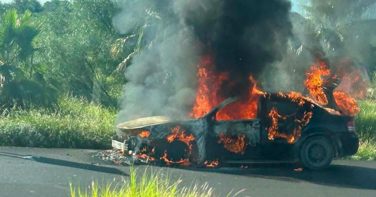 Se salva de morir calcinado tras incendiarse su auto en la 57