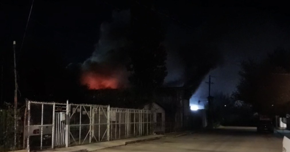 Incendio deja daños materiales en nave industrial de Piedras Negras