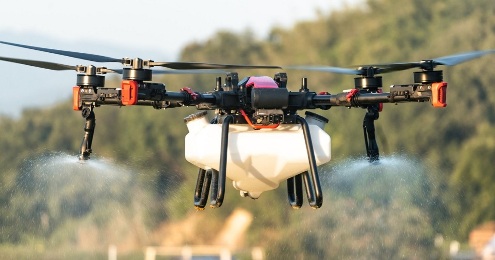 Trump anuncia aranceles de hasta el 100 % a la importación de drones