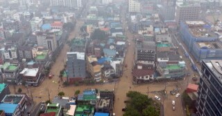 Lluvias dejan una persona sin vida en Corea del Sur e inundan calles principales en Filipinas