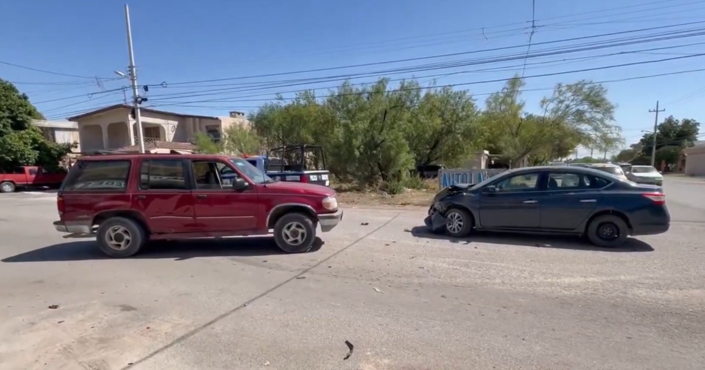 Descuido al volante termina en aparatoso choque en Sabinas