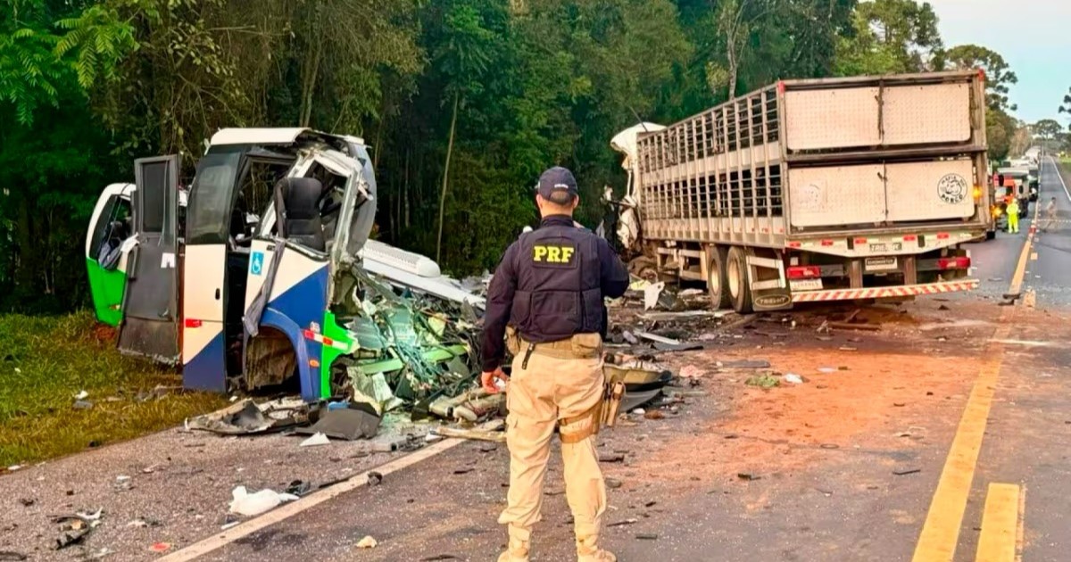 23 personas pierden la vida en trágico accidente vial en Brasil 