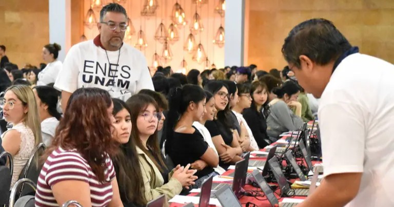 UNAM reconoce ausentismo en examen de control