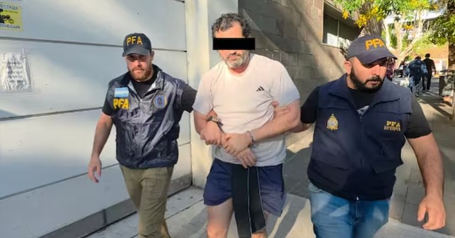 Trasladan a México a exfuncionario naval implicado en red de huachicol fiscal