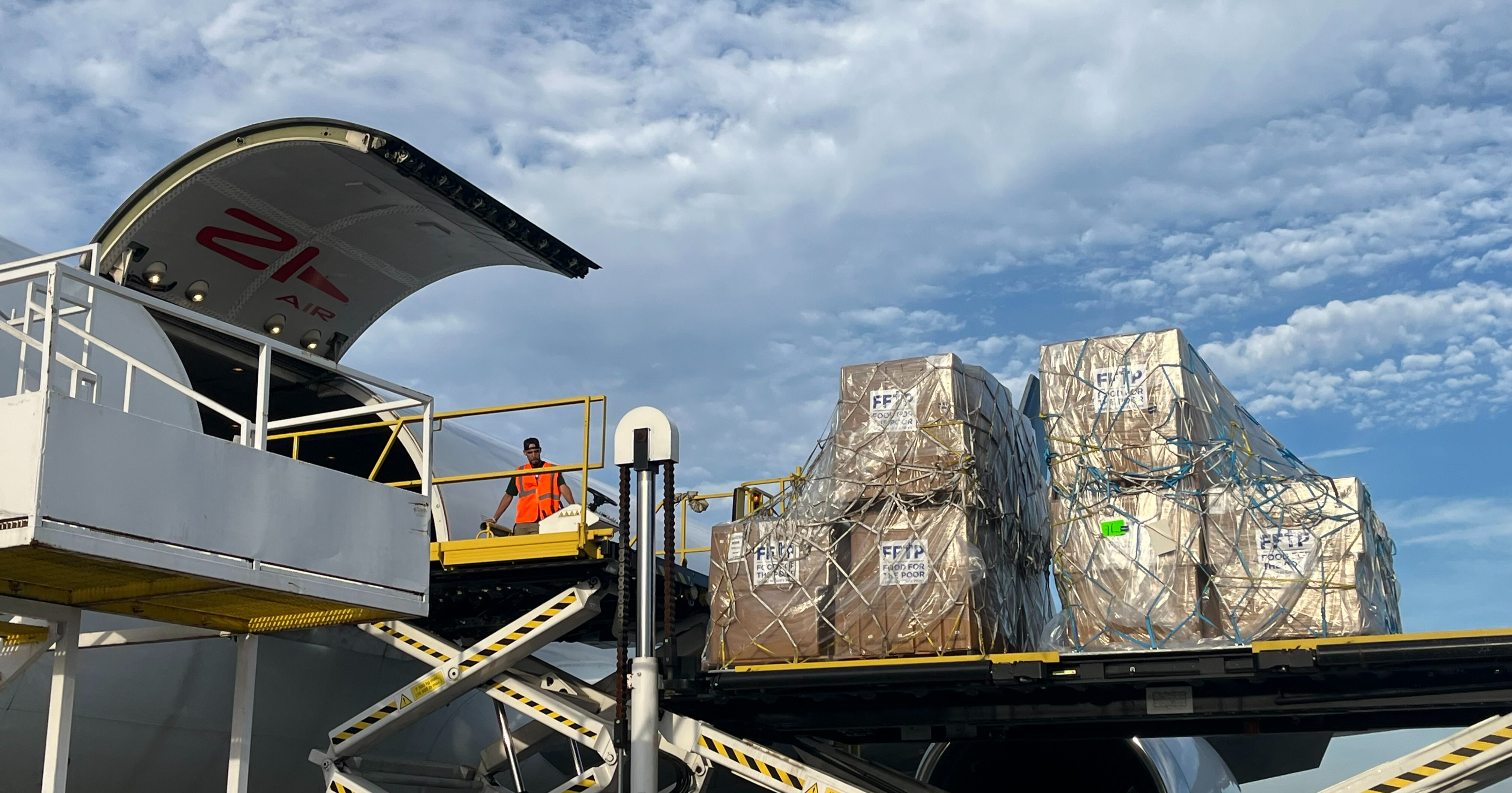 EE.UU. y Amazon completan puente aéreo con 250 toneladas de suministros en Venezuela