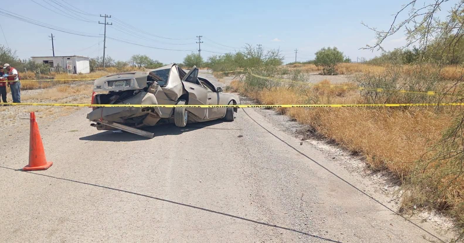 Trabajador del IMSS pierde la vida tras volcarse en plena carretera