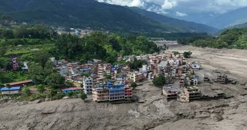 Asciende a 160 el número de personas fallecidas tras inundaciones en Nepal y China