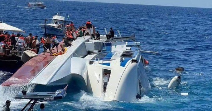 Volcadura de ferry deja al menos ocho muertos y 17 desaparecidos en Chipre del Norte