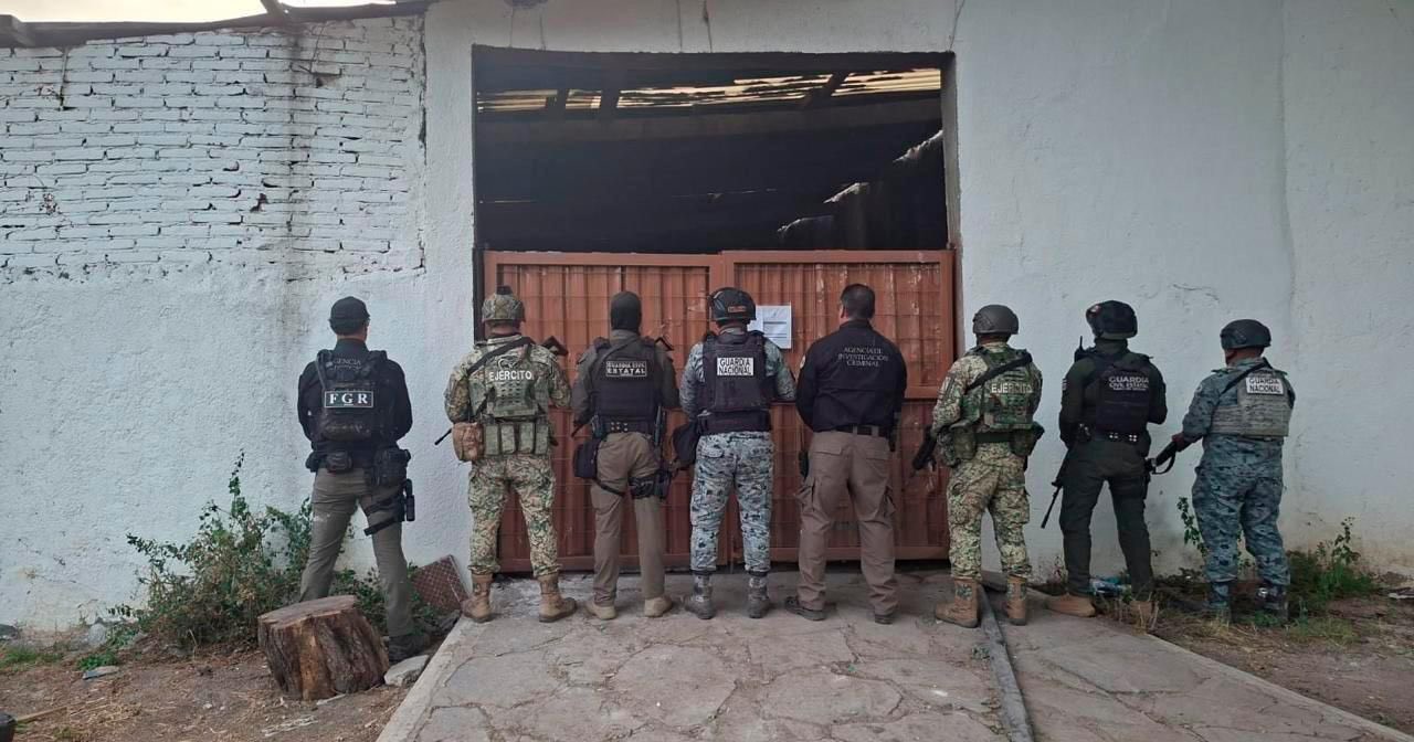 Autoridades aseguran más de 200 kilos de metanfetamina y precursores químicos en San Luis Potosí