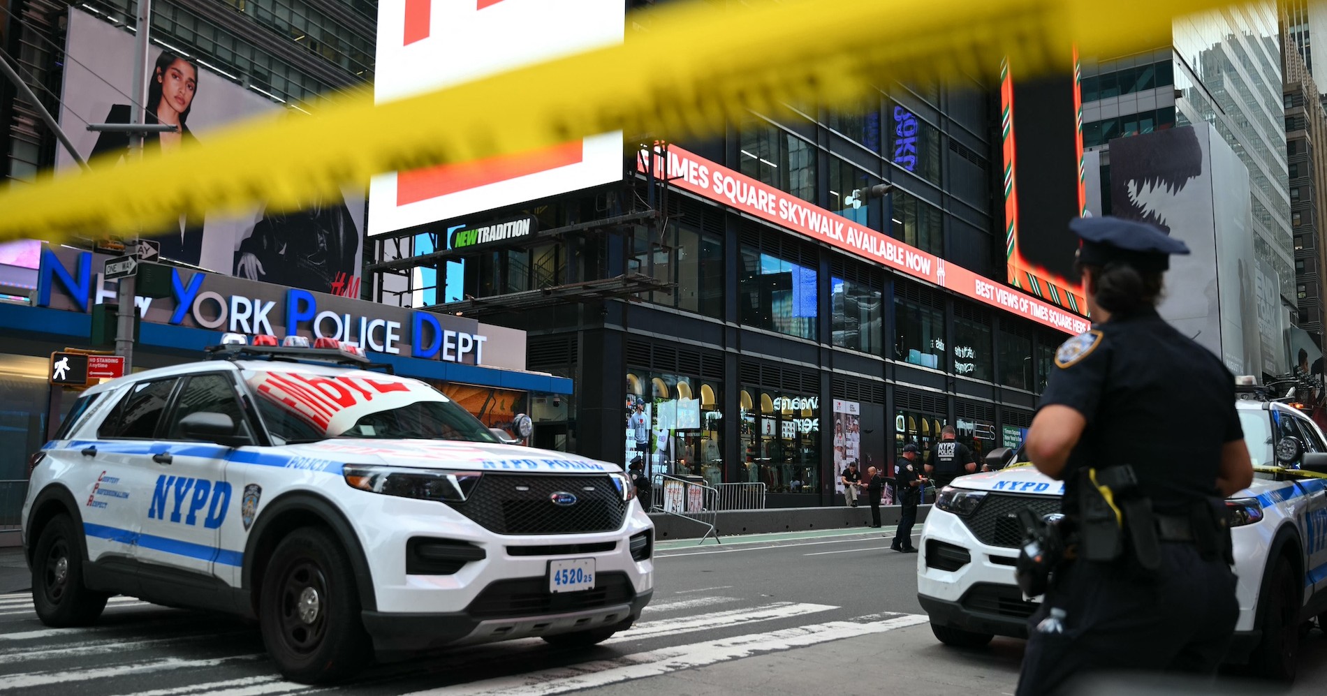 Policía de Nueva York desarma a tiros a mujer tras ataque con cuchillo en Times Square